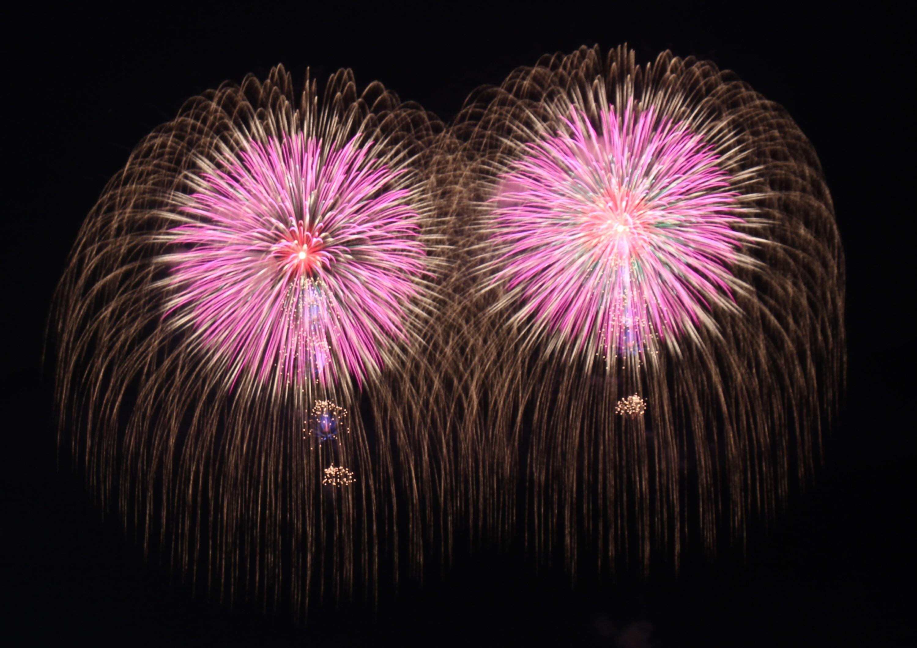夜祭り花火
