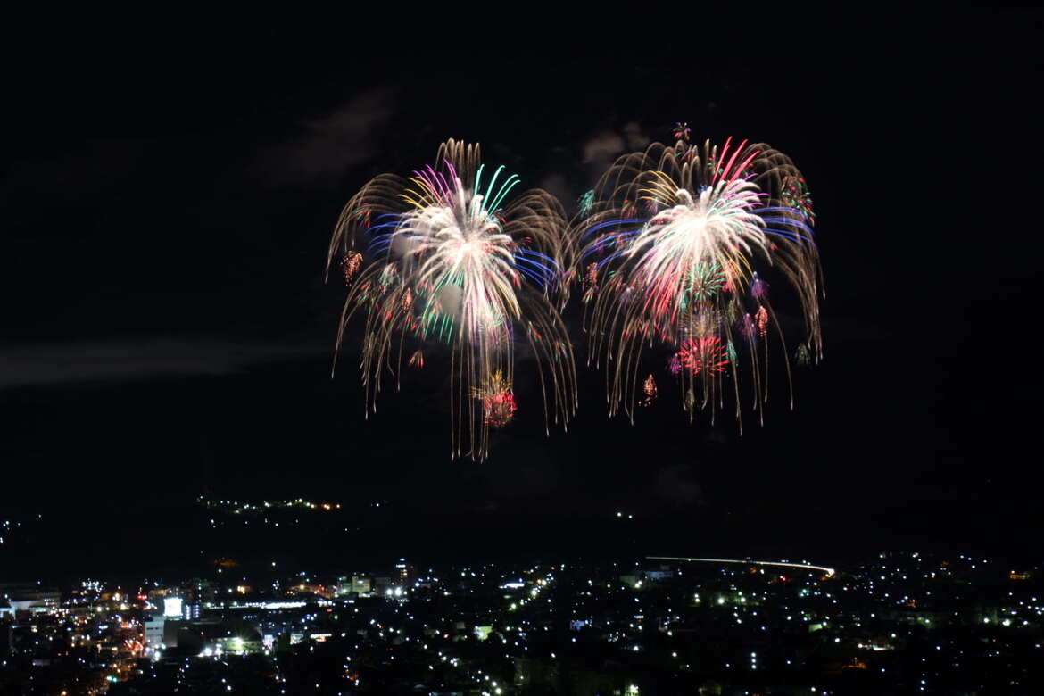 夜祭り花火