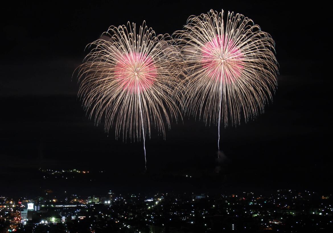 夜祭り花火