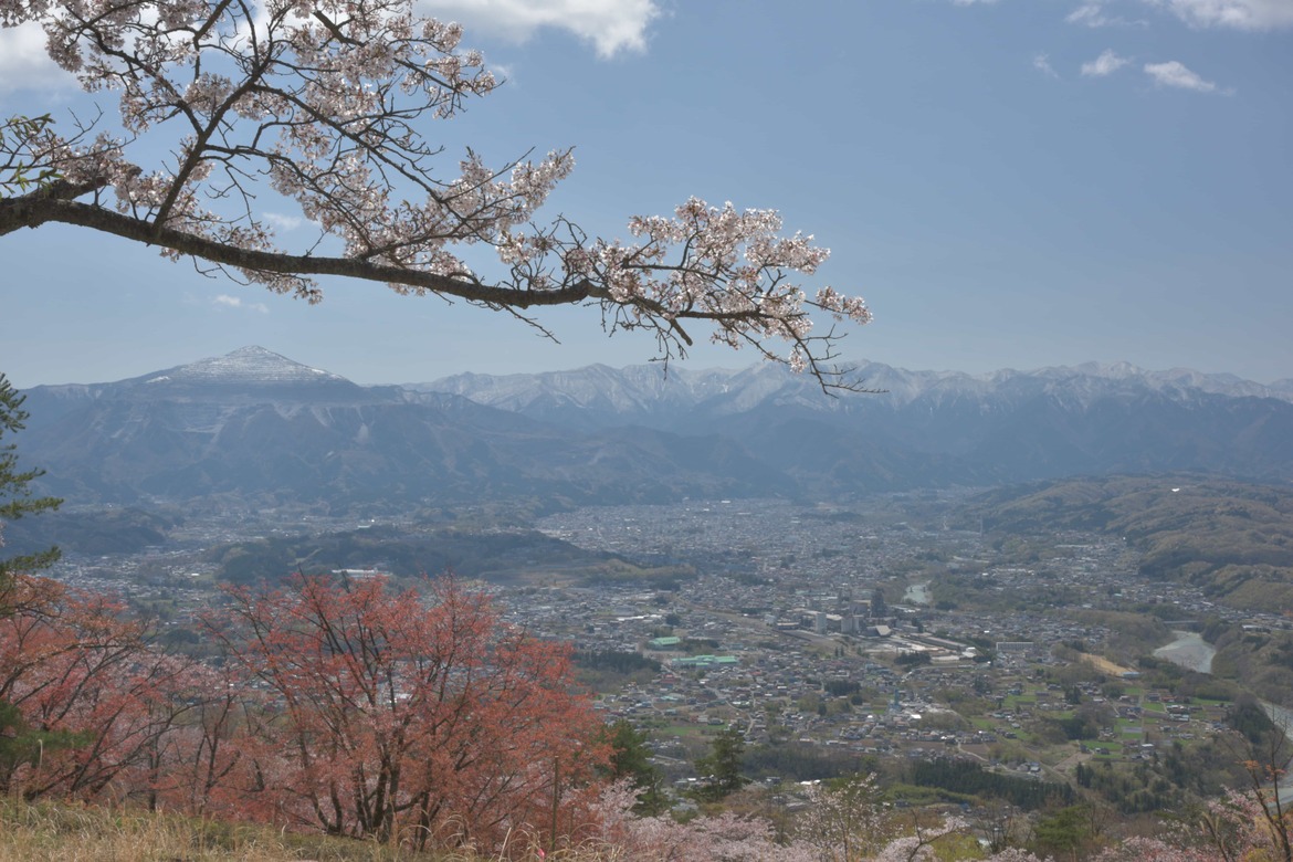 春の秩父盆地