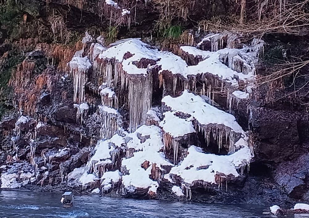 62雪の冠 ・三十槌の つらら